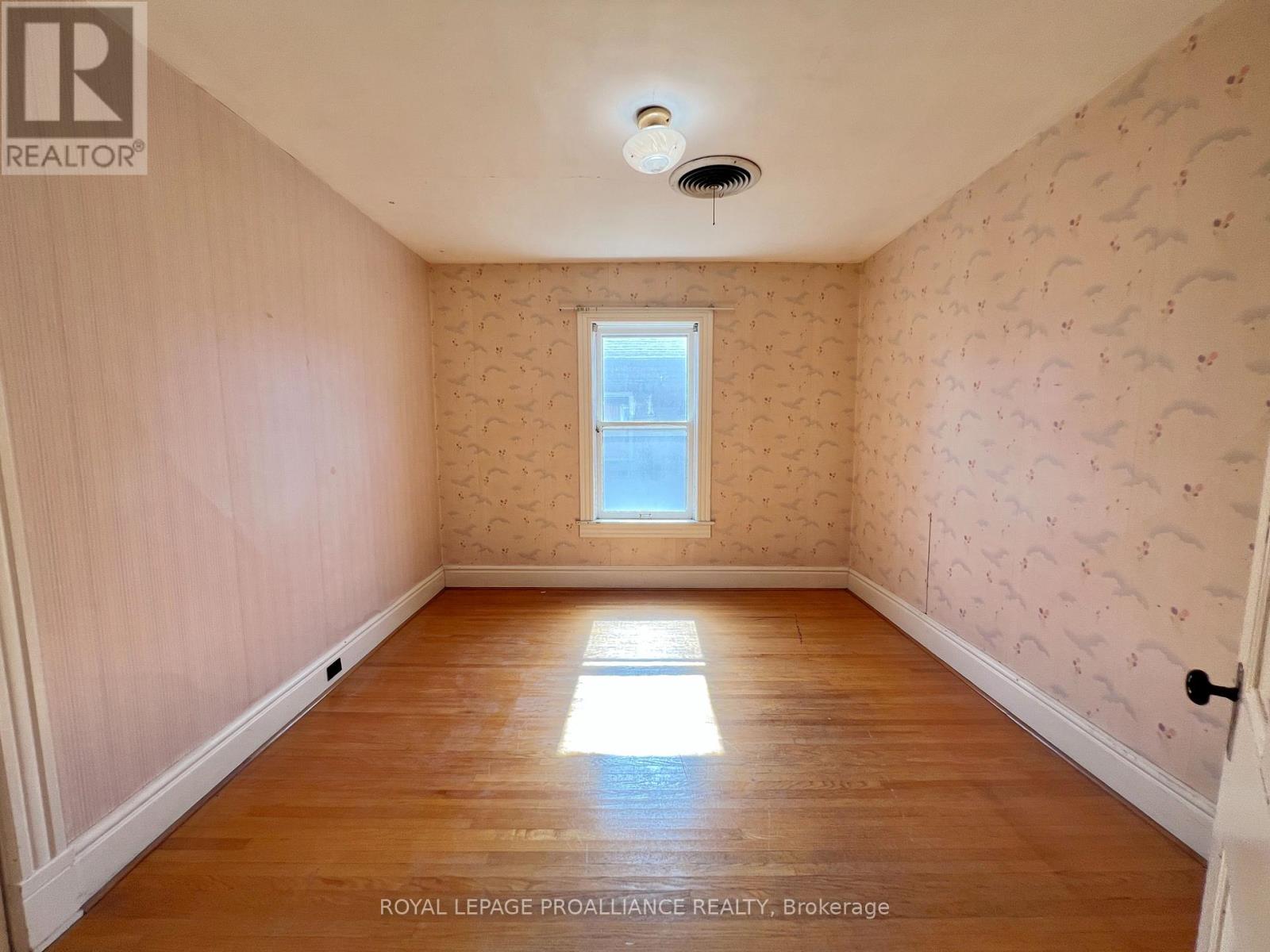 282 George Street, Belleville, Ontario  K8N 3H9 - Photo 21 - X12437628