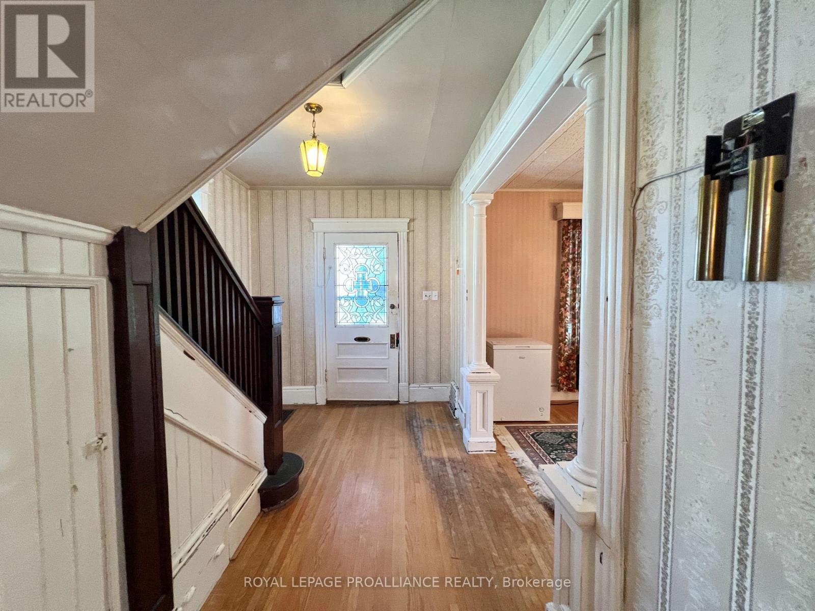 282 George Street, Belleville, Ontario  K8N 3H9 - Photo 5 - X12437628