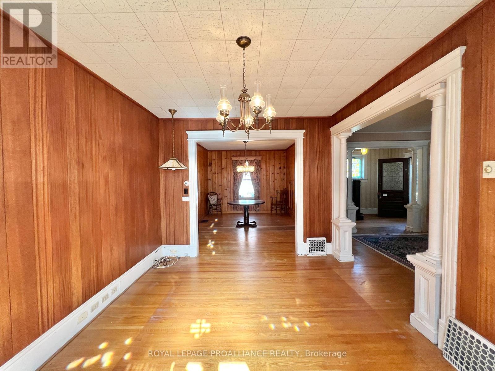 282 George Street, Belleville, Ontario  K8N 3H9 - Photo 8 - X12437628