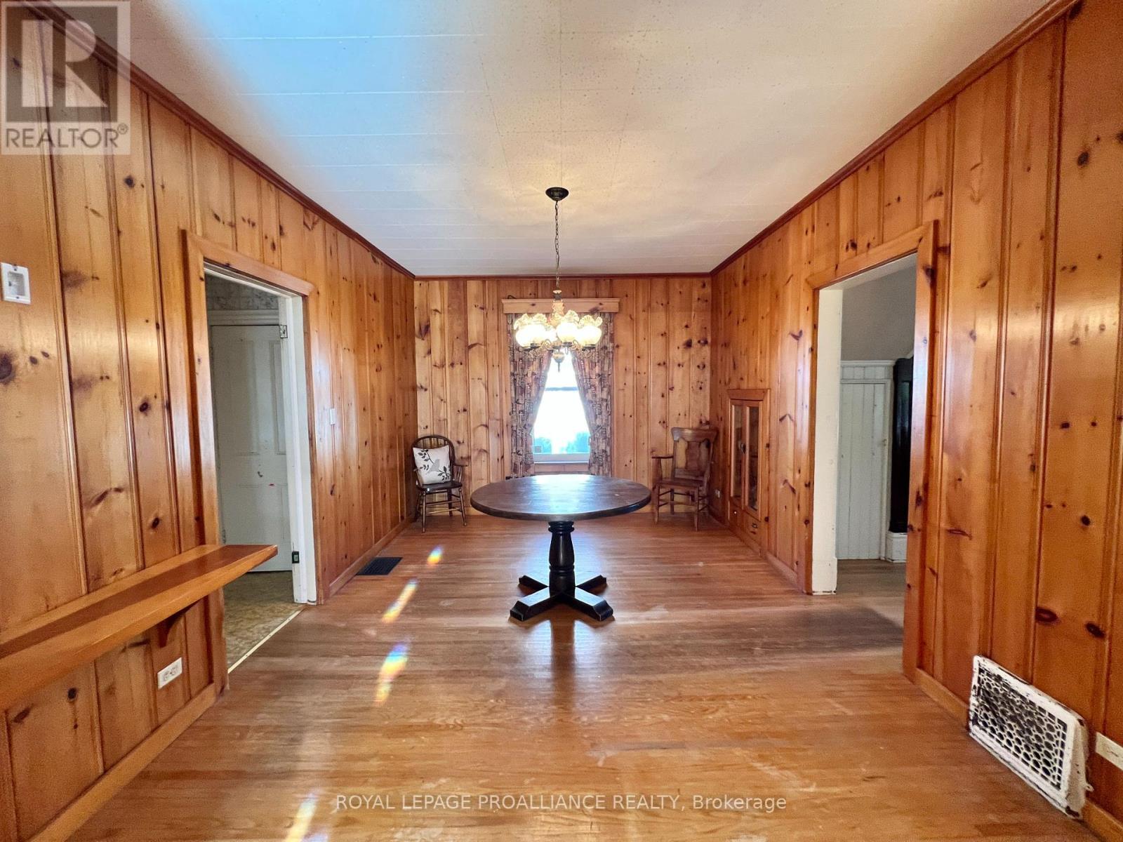 282 George Street, Belleville, Ontario  K8N 3H9 - Photo 9 - X12437628