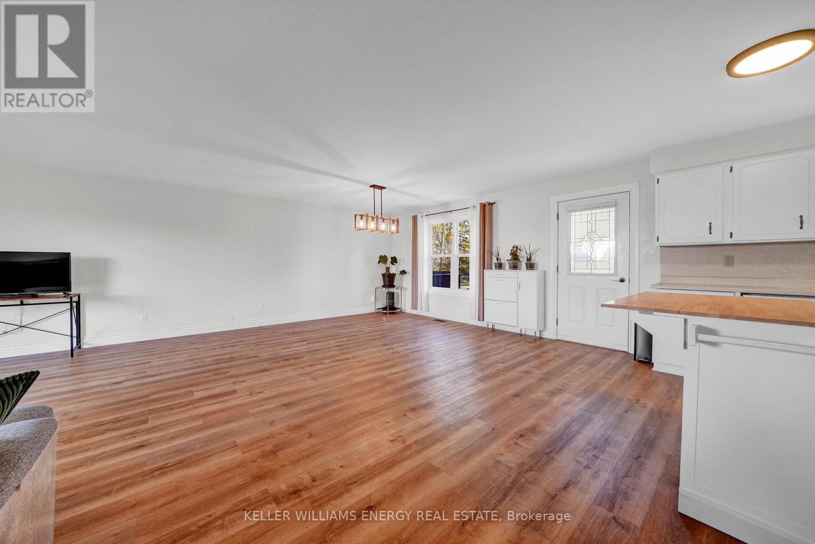 106 Oram Road, Prince Edward County, Ontario  K0K 1G0 - Photo 10 - X12438011