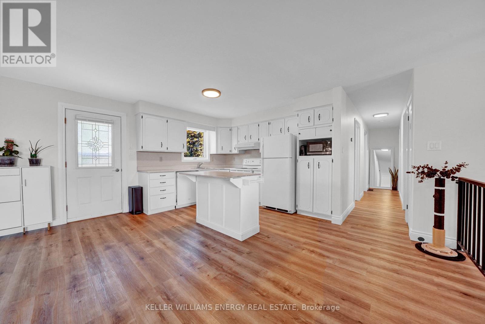 106 Oram Road, Prince Edward County, Ontario  K0K 1G0 - Photo 8 - X12438011