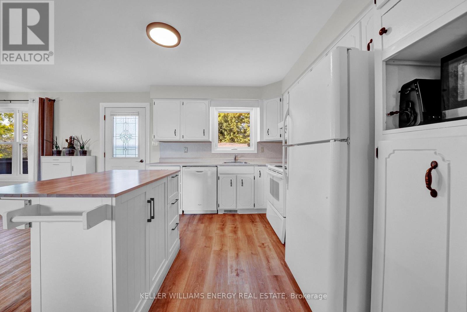 106 Oram Road, Prince Edward County, Ontario  K0K 1G0 - Photo 9 - X12438011