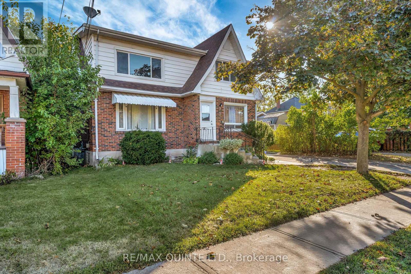 7 Ritchie Avenue, Belleville, Ontario  K8P 3V8 - Photo 2 - X12438206