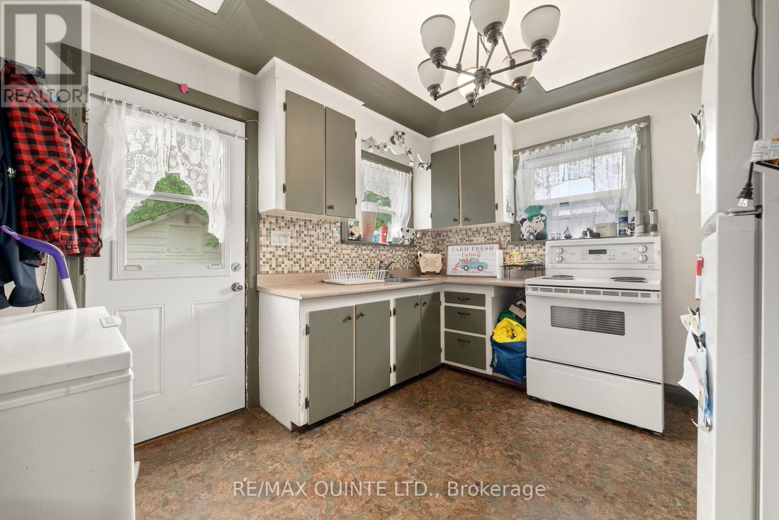 7 Ritchie Avenue, Belleville, Ontario  K8P 3V8 - Photo 27 - X12438206