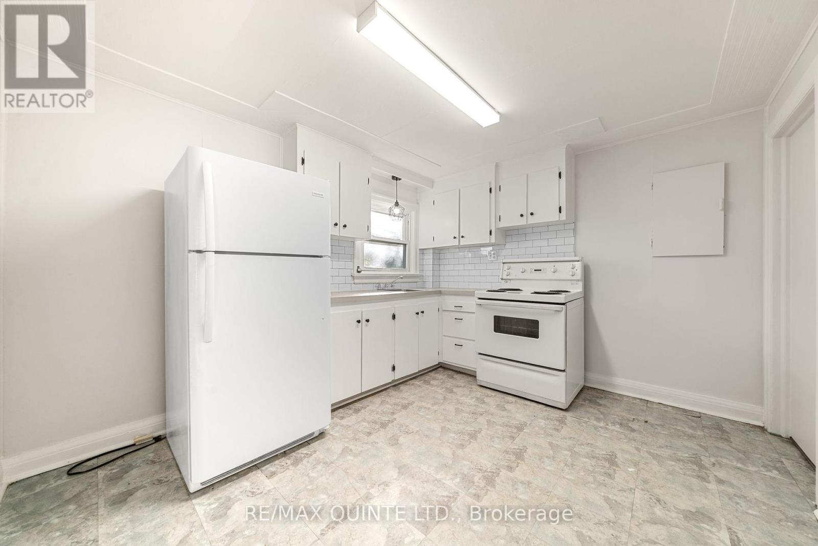 7 Ritchie Avenue, Belleville, Ontario  K8P 3V8 - Photo 3 - X12438206