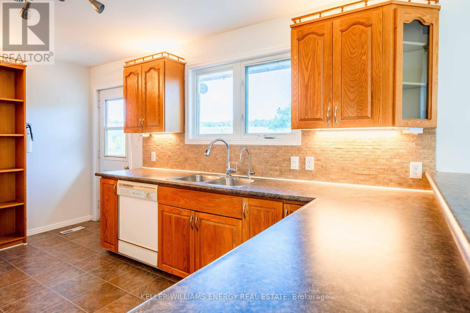 12699 Loyalist Parkway, Prince Edward County, Ontario  K0K 2T0 - Photo 10 - X12439311