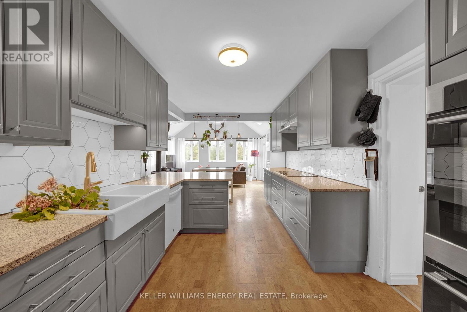 1727 County Road 14 Road, Prince Edward County, Ontario  K0K 1A0 - Photo 4 - X12439620