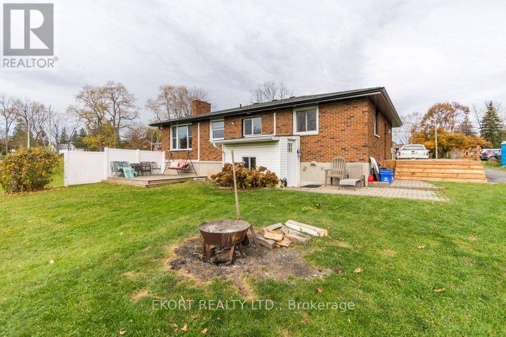 239 Dundas Street W, Belleville, Ontario  K8P 1A9 - Photo 15 - X12439748