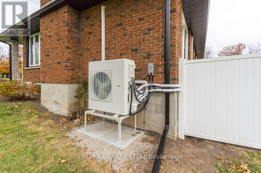 239 Dundas Street W, Belleville, Ontario  K8P 1A9 - Photo 17 - X12439748