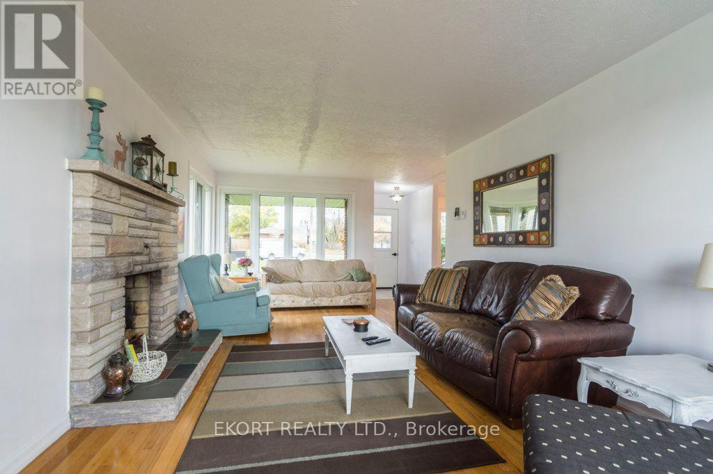 239 Dundas Street W, Belleville, Ontario  K8P 1A9 - Photo 23 - X12439748