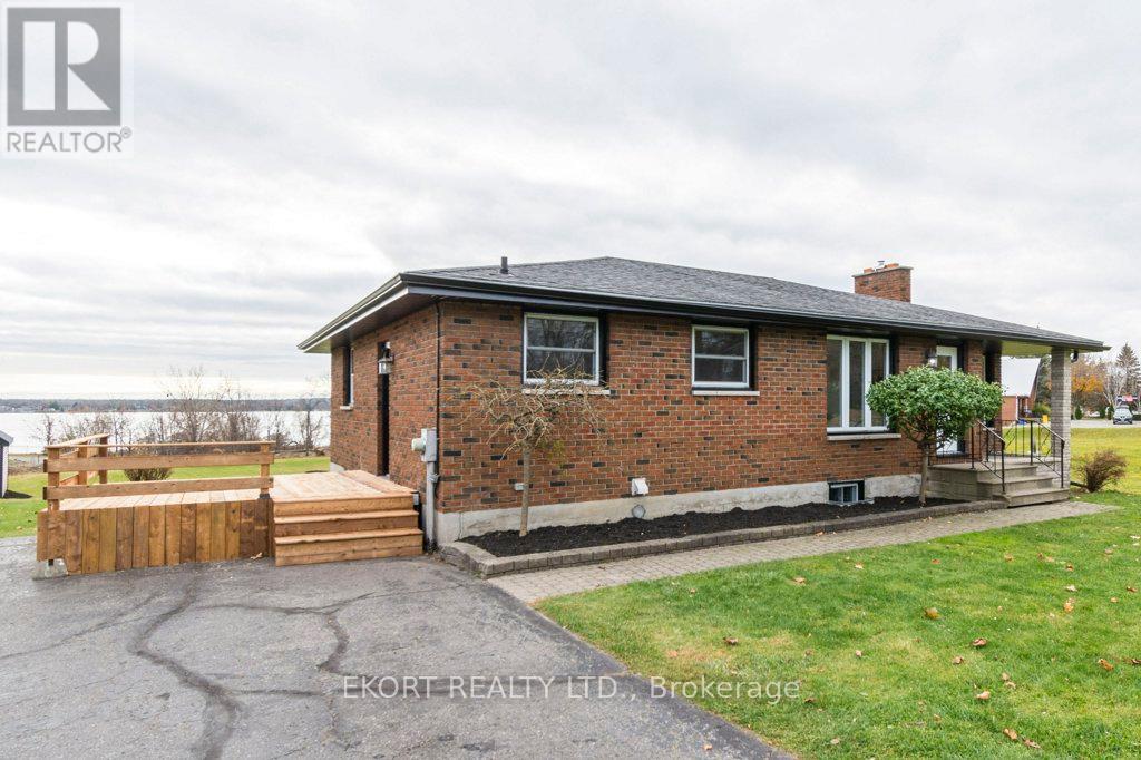 239 Dundas Street W, Belleville, Ontario  K8P 1A9 - Photo 3 - X12439748
