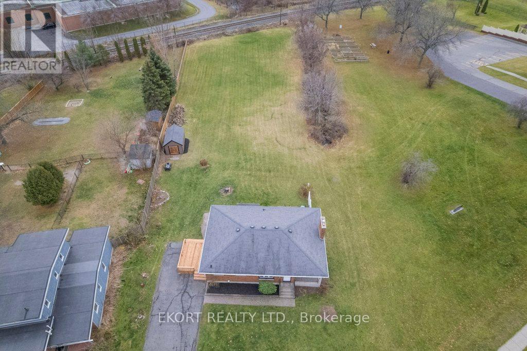 239 Dundas Street W, Belleville, Ontario  K8P 1A9 - Photo 4 - X12439748