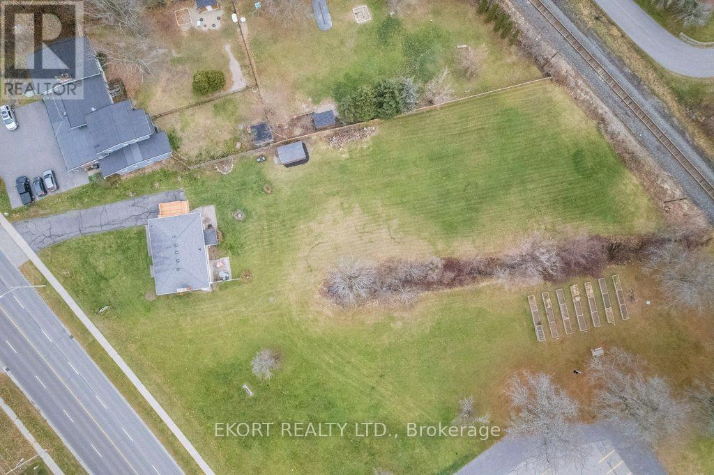 239 Dundas Street W, Belleville, Ontario  K8P 1A9 - Photo 7 - X12439748