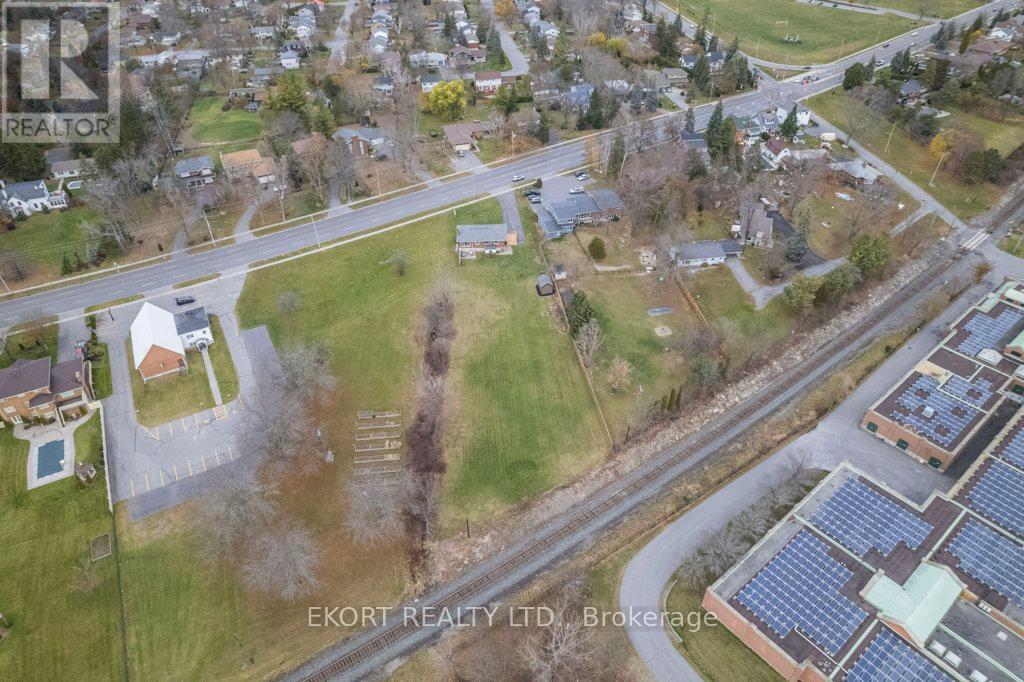 239 Dundas Street W, Belleville, Ontario  K8P 1A9 - Photo 9 - X12439748