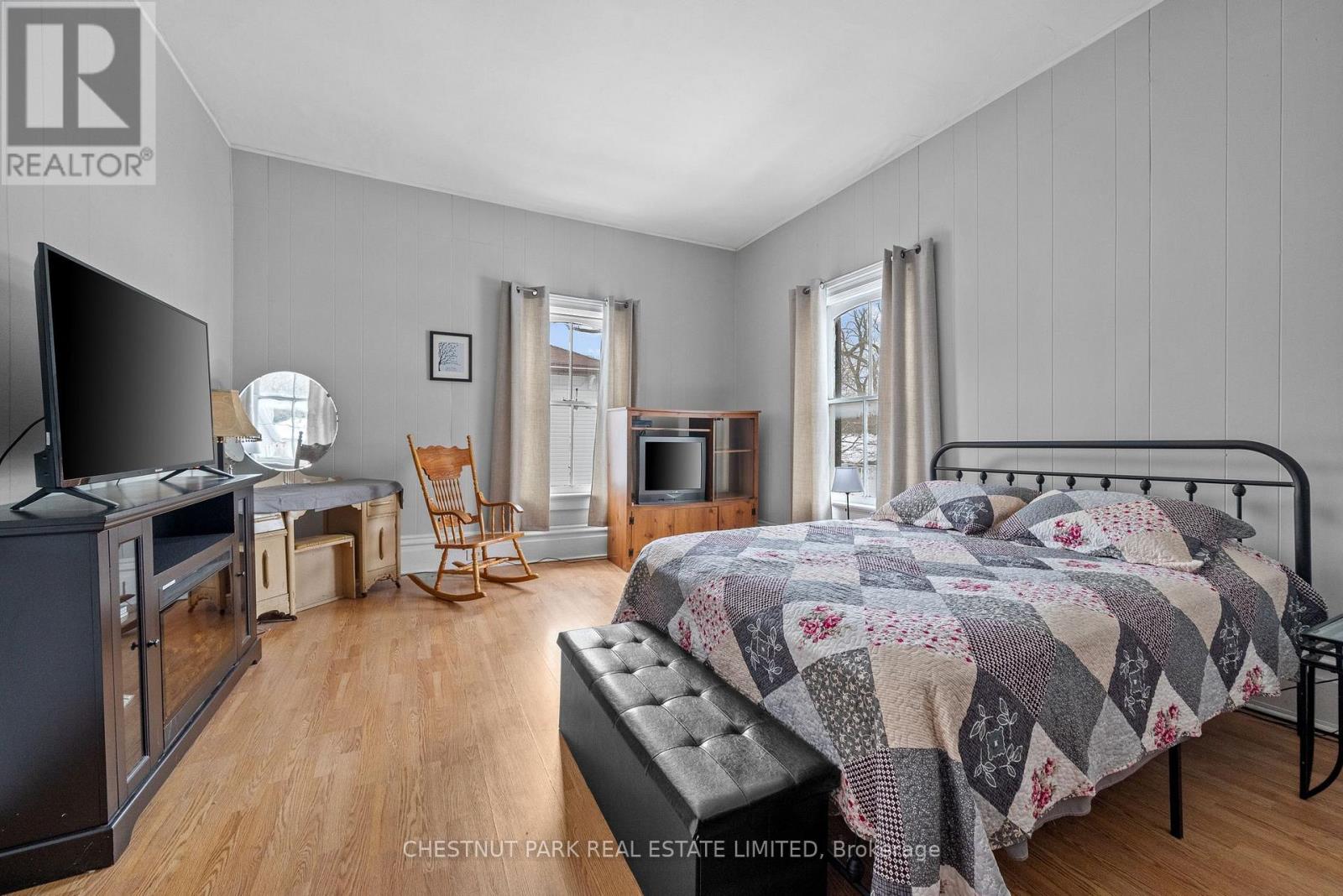 12 Maple Avenue, Prince Edward County, Ontario  K0K 2T0 - Photo 20 - X12440061