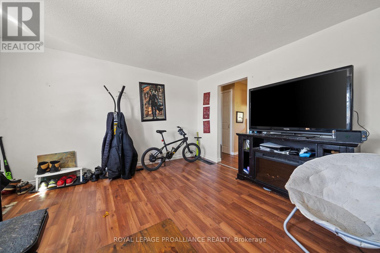 325 Sidney Street, Belleville, Ontario  K8P 3Z5 - Photo 9 - X12440338