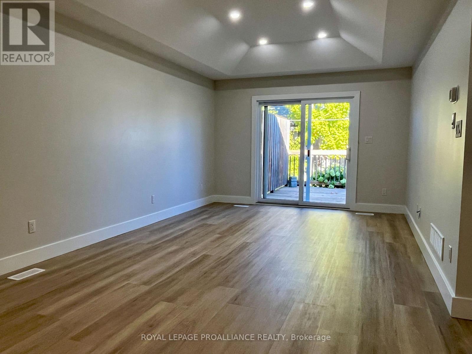 59 Dorchester Drive, Prince Edward County, Ontario  K0K 3L0 - Photo 10 - X12440458
