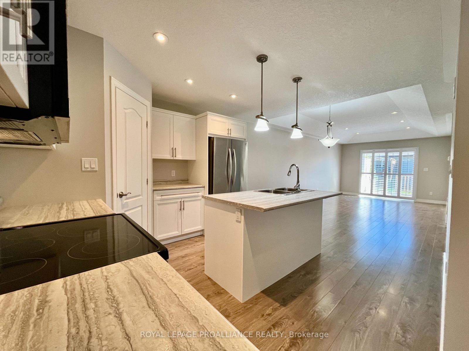 71 Dorchester Drive, Prince Edward County, Ontario  K0K 3L0 - Photo 11 - X12440463