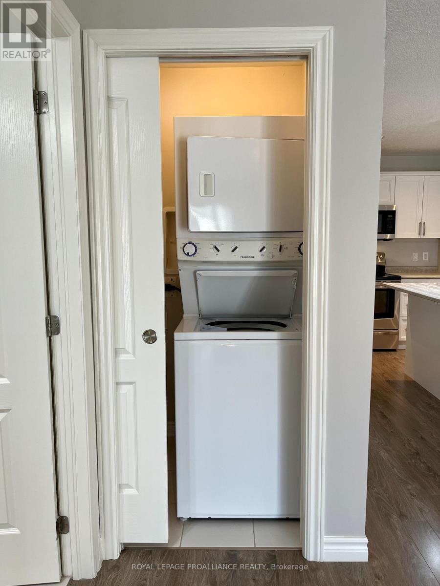 71 Dorchester Drive, Prince Edward County, Ontario  K0K 3L0 - Photo 14 - X12440463