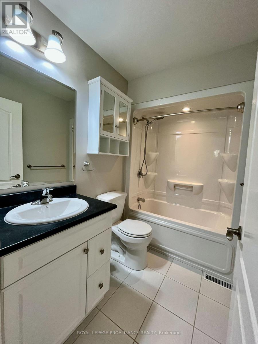 71 Dorchester Drive, Prince Edward County, Ontario  K0K 3L0 - Photo 15 - X12440463