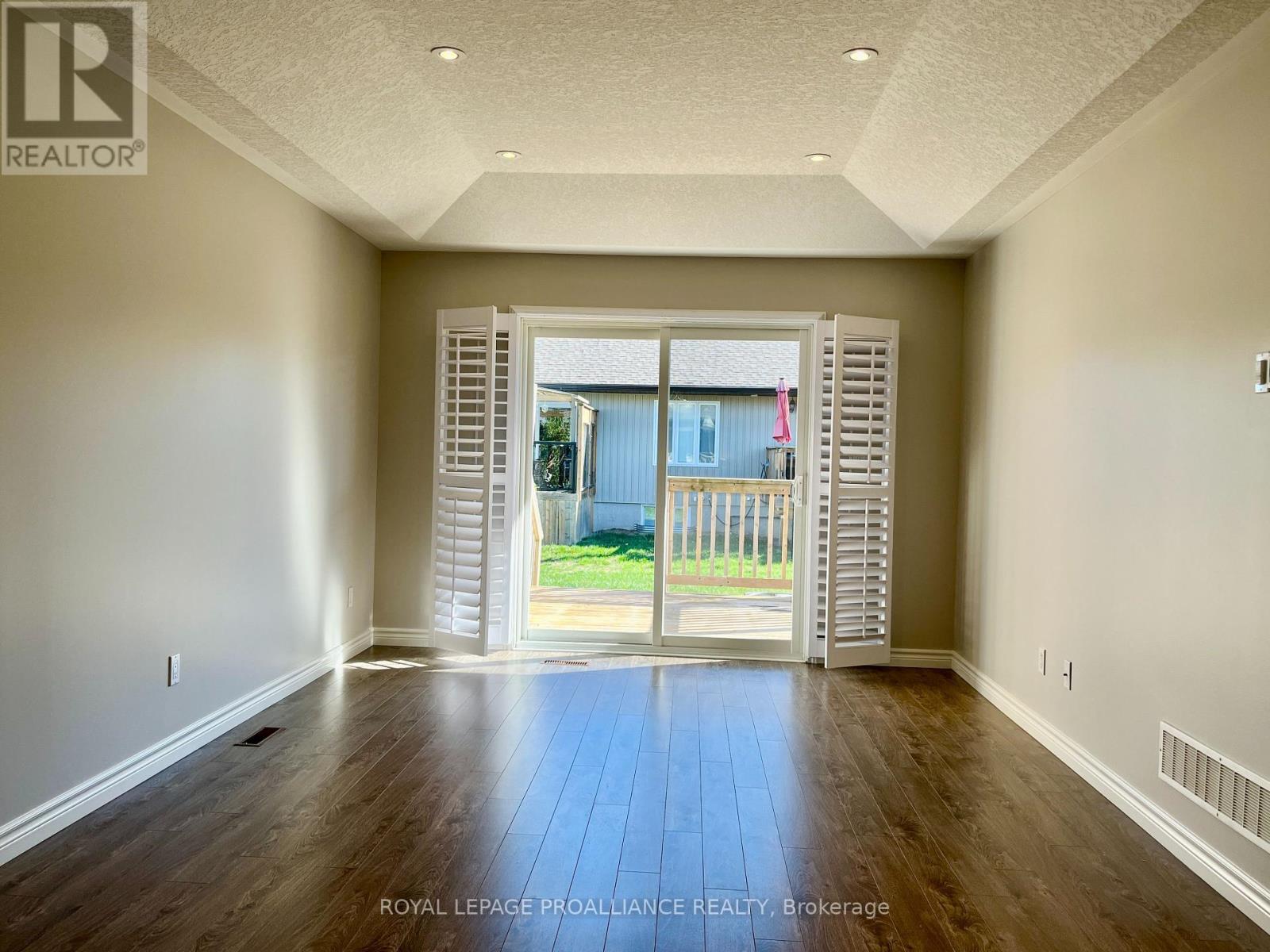 71 Dorchester Drive, Prince Edward County, Ontario  K0K 3L0 - Photo 17 - X12440463