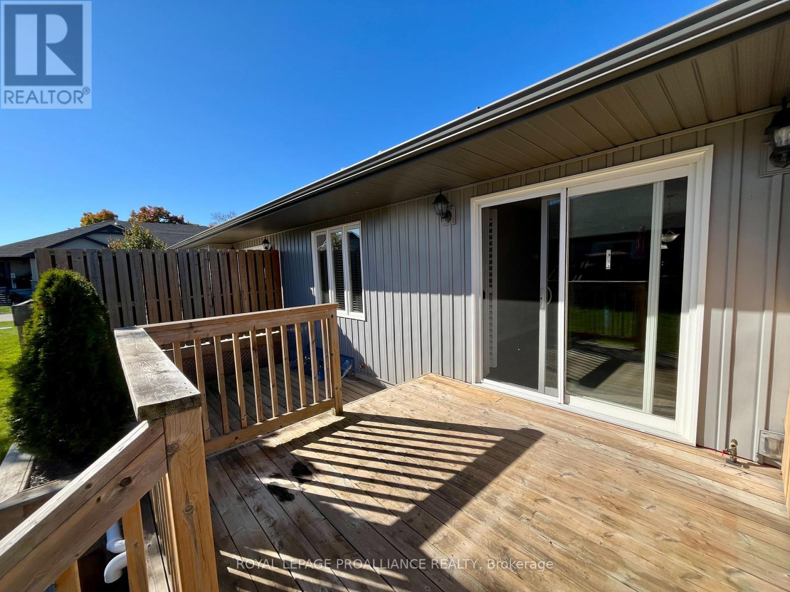 71 Dorchester Drive, Prince Edward County, Ontario  K0K 3L0 - Photo 18 - X12440463