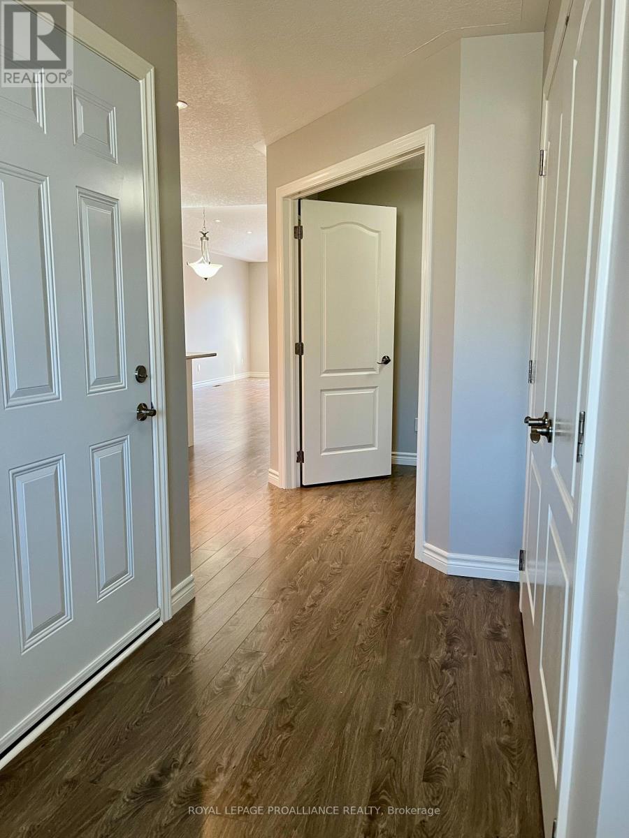 71 Dorchester Drive, Prince Edward County, Ontario  K0K 3L0 - Photo 4 - X12440463
