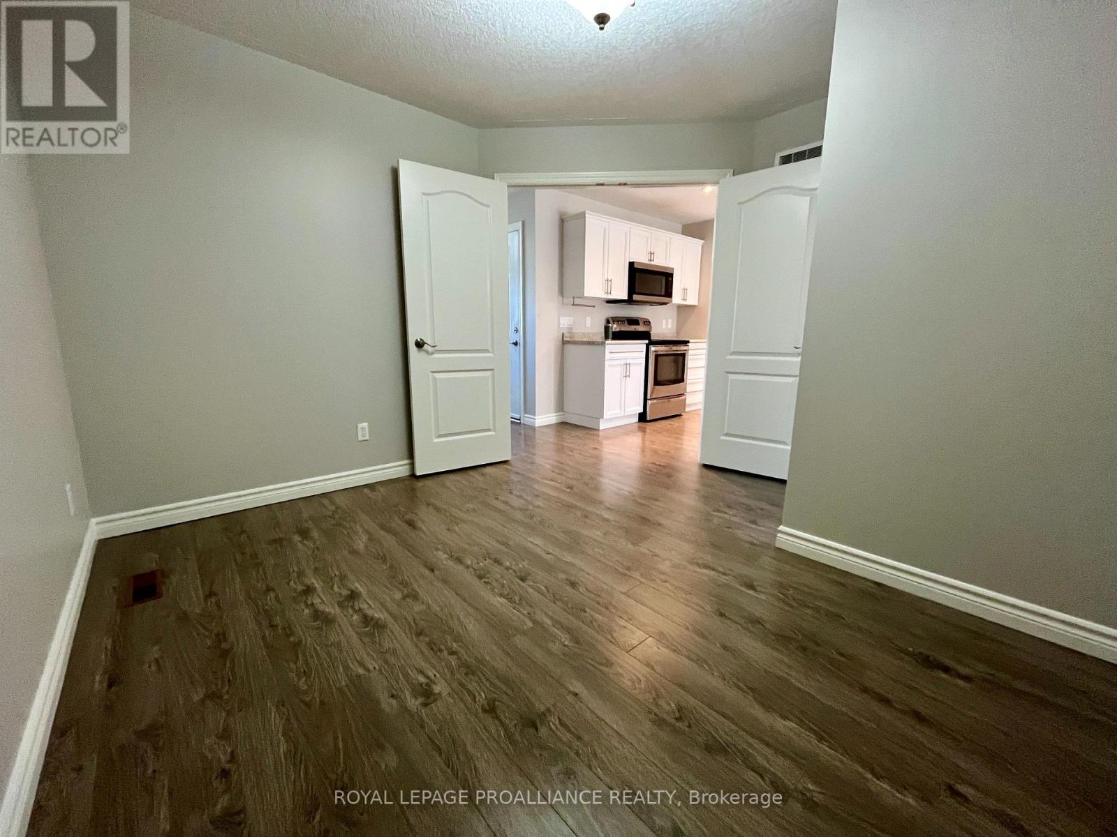 71 Dorchester Drive, Prince Edward County, Ontario  K0K 3L0 - Photo 7 - X12440463