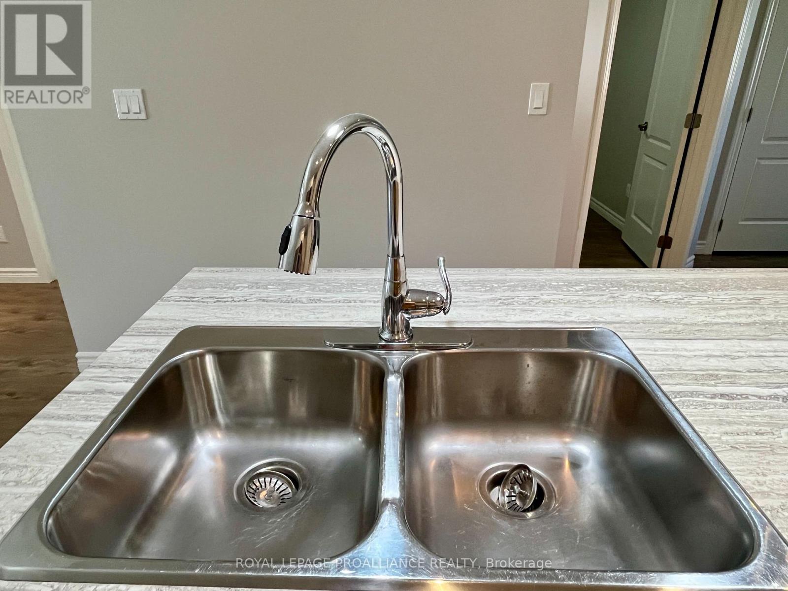 71 Dorchester Drive, Prince Edward County, Ontario  K0K 3L0 - Photo 9 - X12440463