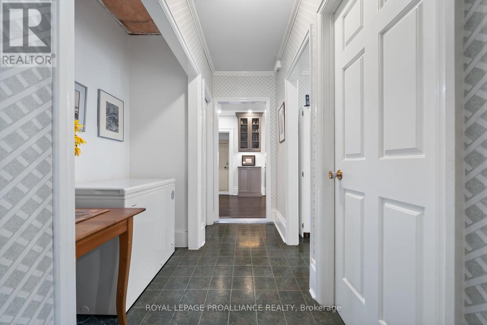 103 Bridge Street, Prince Edward County, Ontario  K0K 2T0 - Photo 14 - X12440538