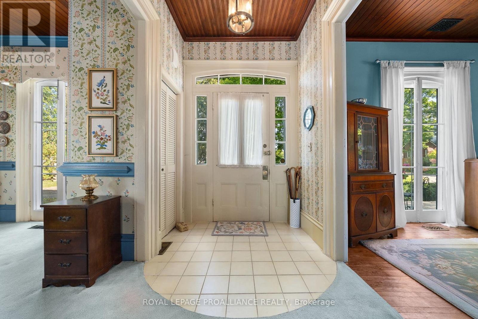 103 Bridge Street, Prince Edward County, Ontario  K0K 2T0 - Photo 6 - X12440538