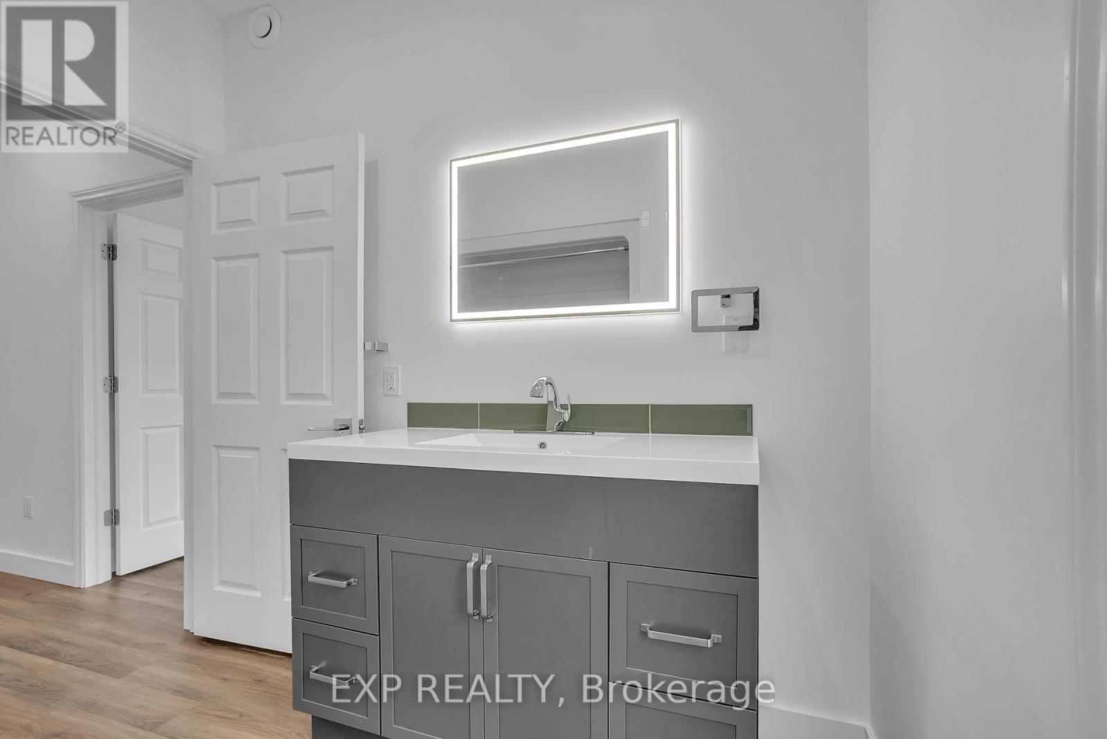 19 Isabel Street, Belleville, Ontario  K8P 3N4 - Photo 12 - X12441024