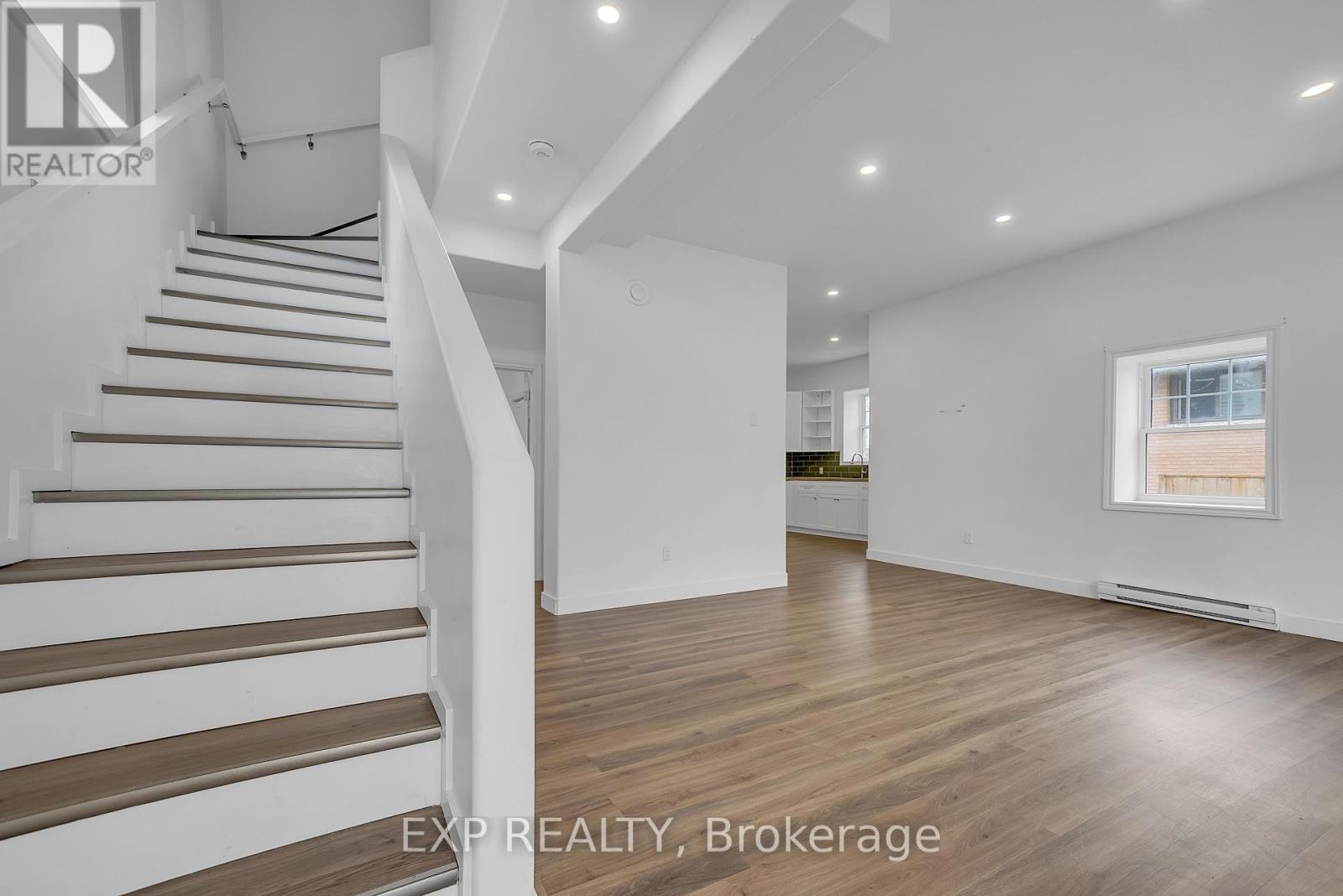 19 Isabel Street, Belleville, Ontario  K8P 3N4 - Photo 4 - X12441024