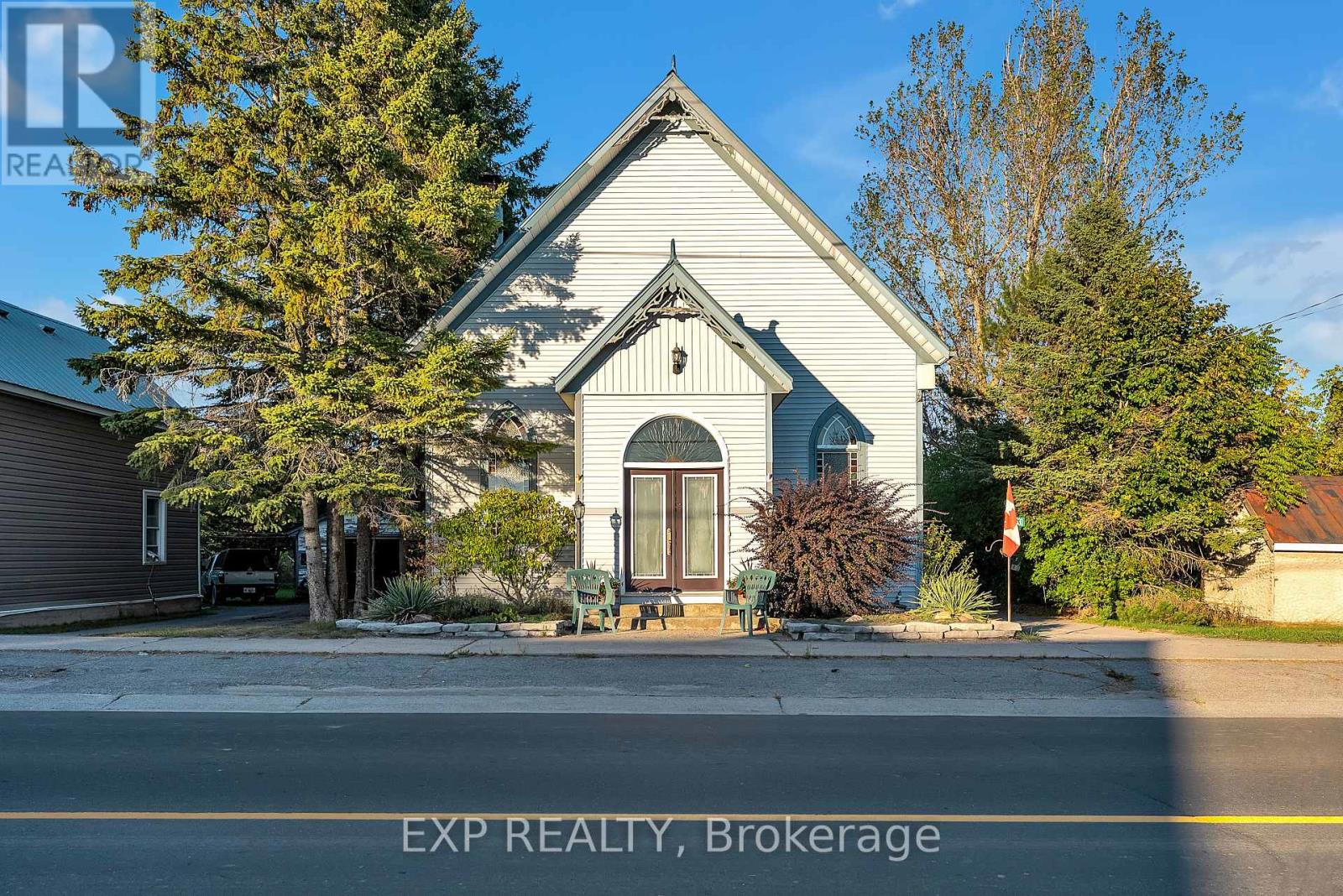 18630 LOYALIST PARKWAY, Prince Edward County, Ontario