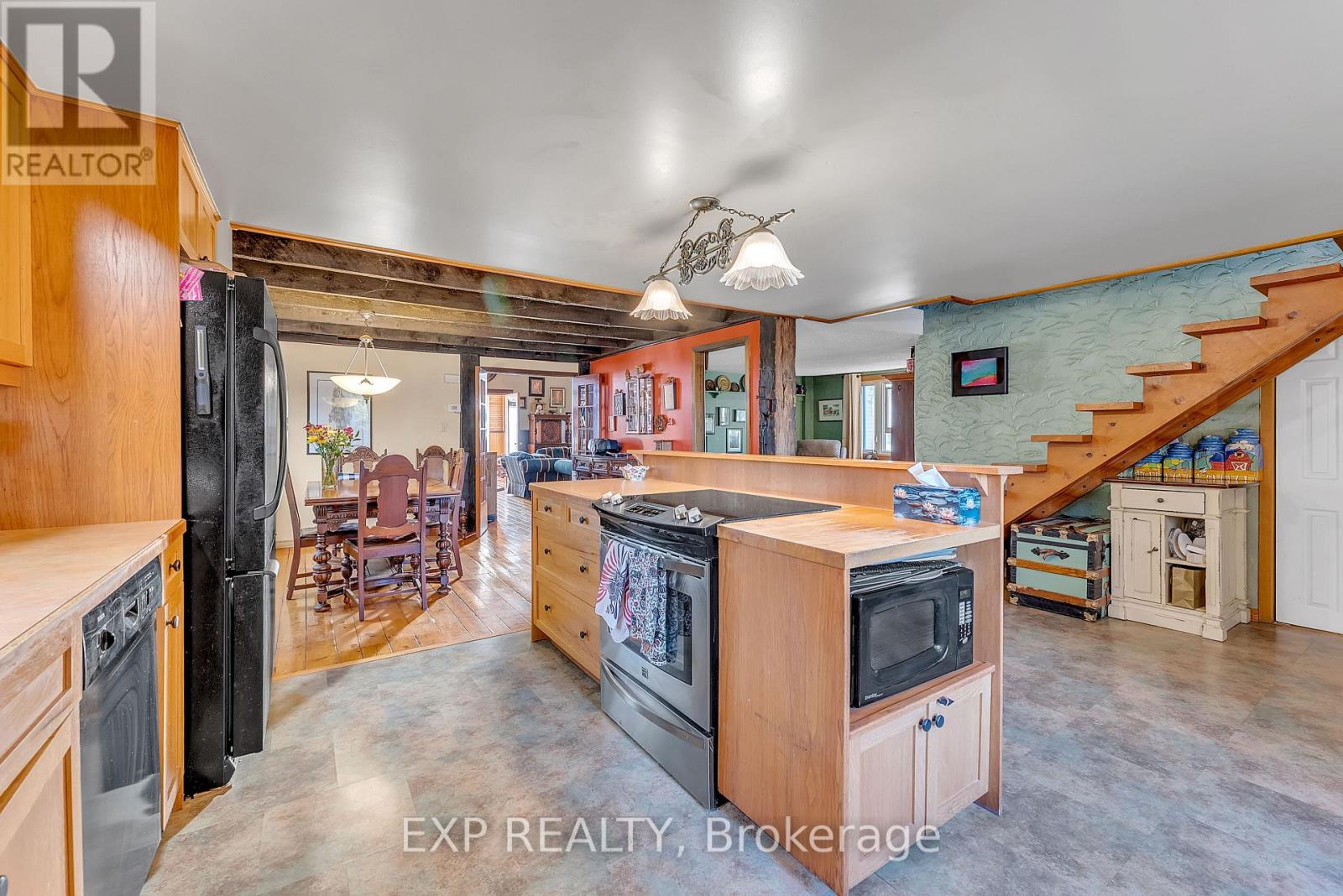 18630 Loyalist Parkway, Prince Edward County, Ontario  K0K 2J0 - Photo 17 - X12441265