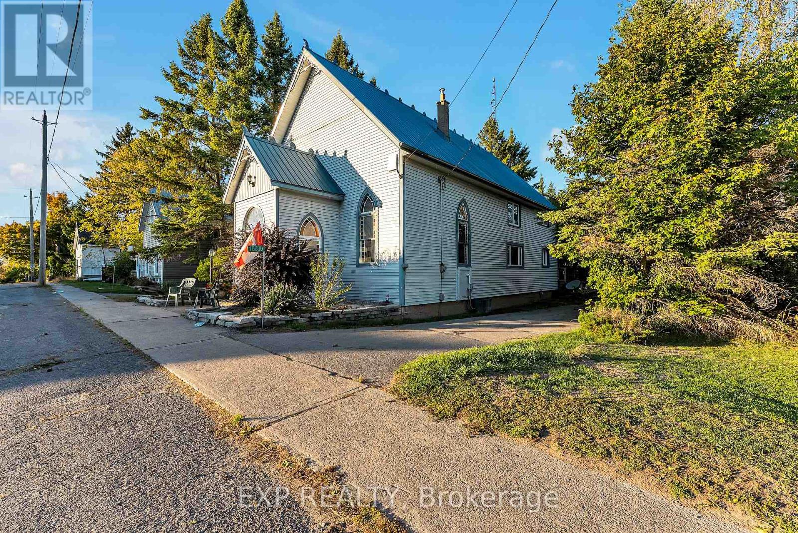 18630 Loyalist Parkway, Prince Edward County, Ontario  K0K 2J0 - Photo 3 - X12441265