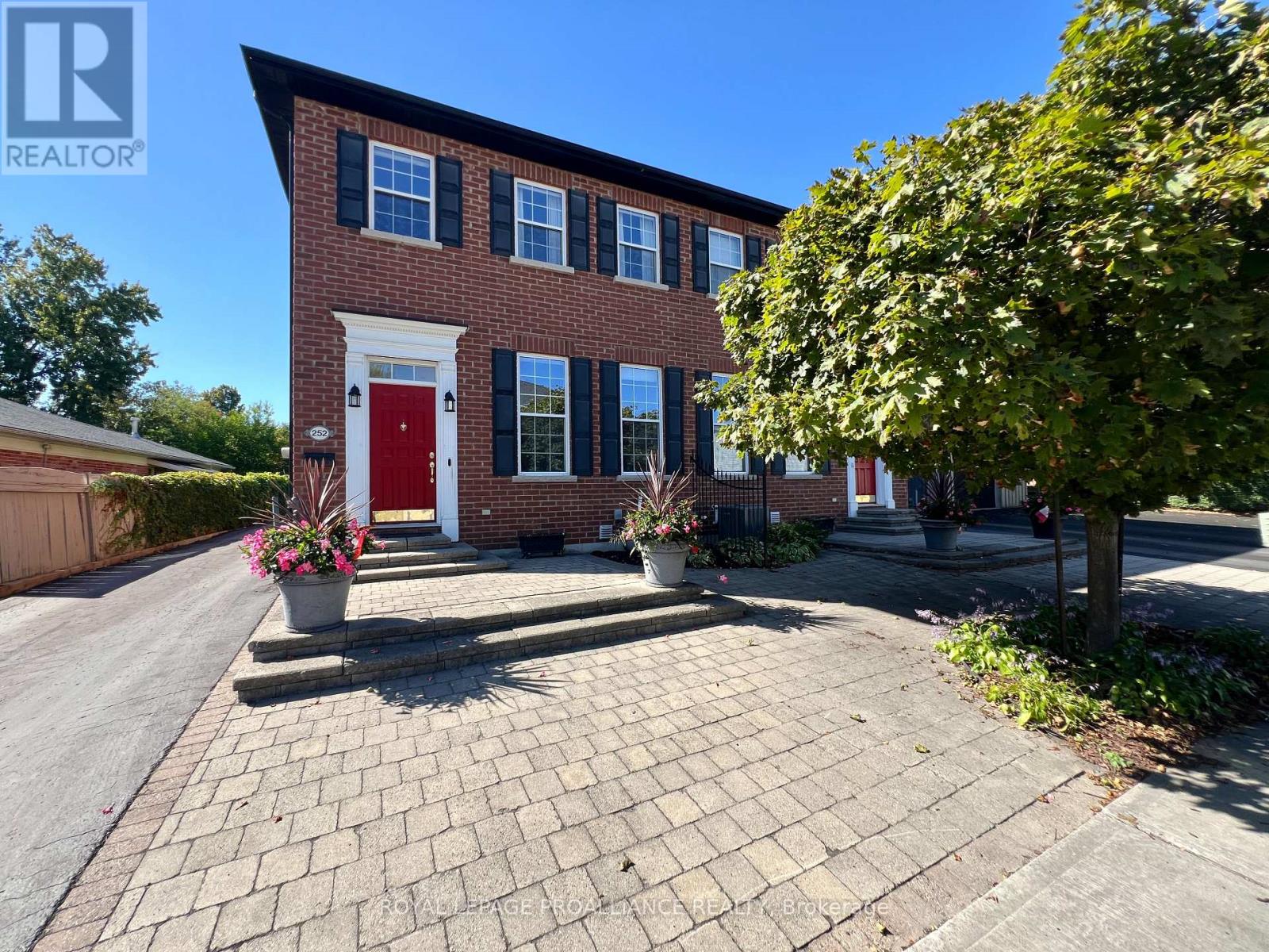 252 William Street, Belleville, Ontario  K8N 3K3 - Photo 38 - X12441335