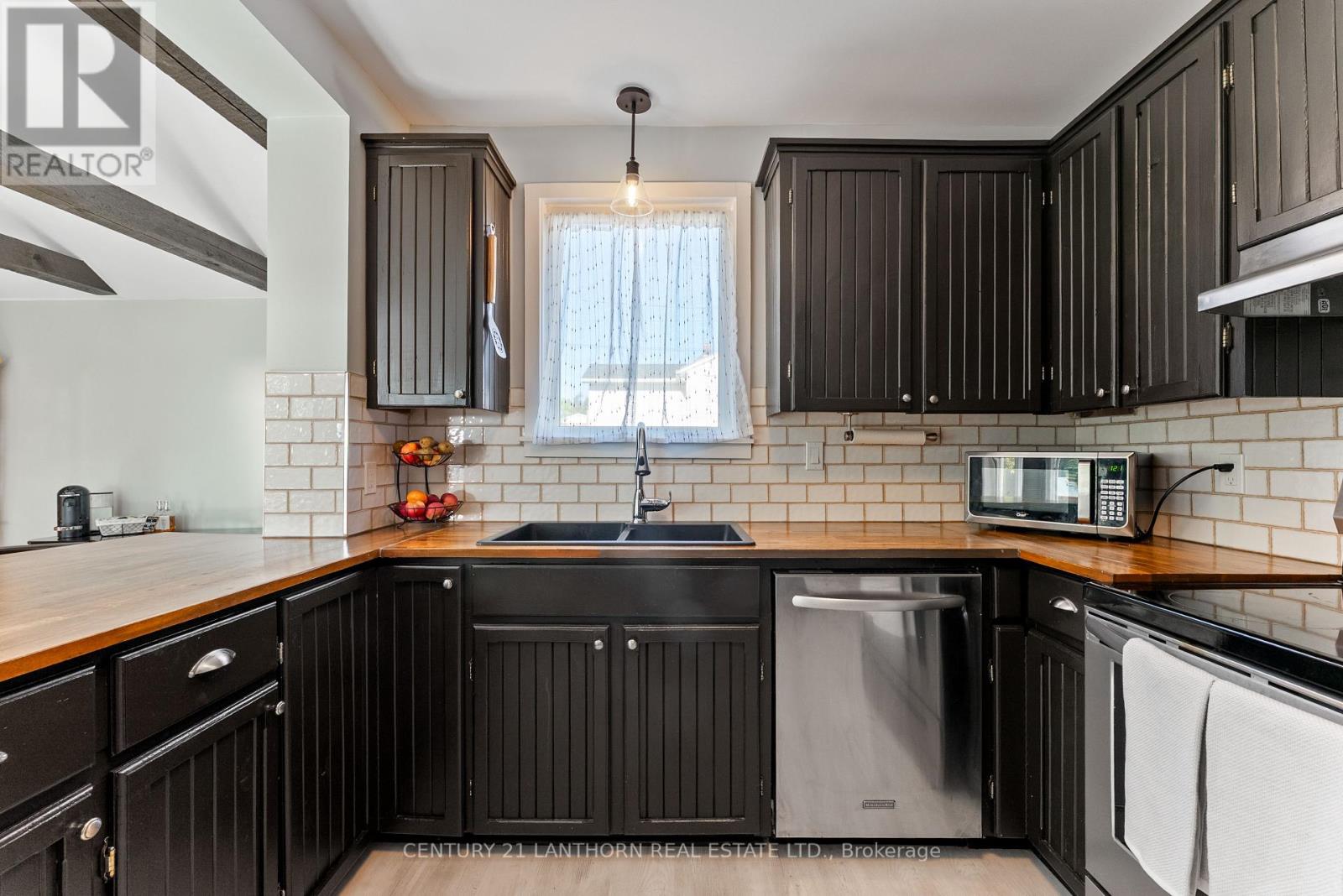 54 Prince Of Wales Drive, Belleville, Ontario  K8P 2T7 - Photo 17 - X12441429