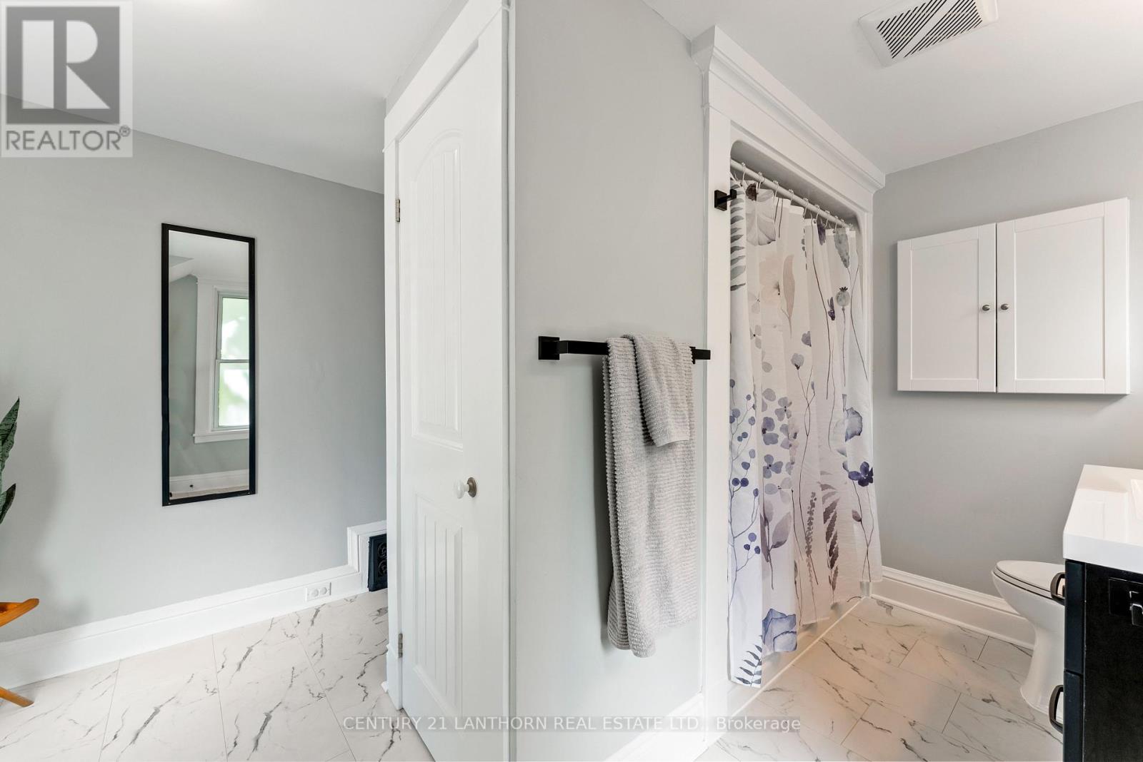 54 Prince Of Wales Drive, Belleville, Ontario  K8P 2T7 - Photo 26 - X12441429