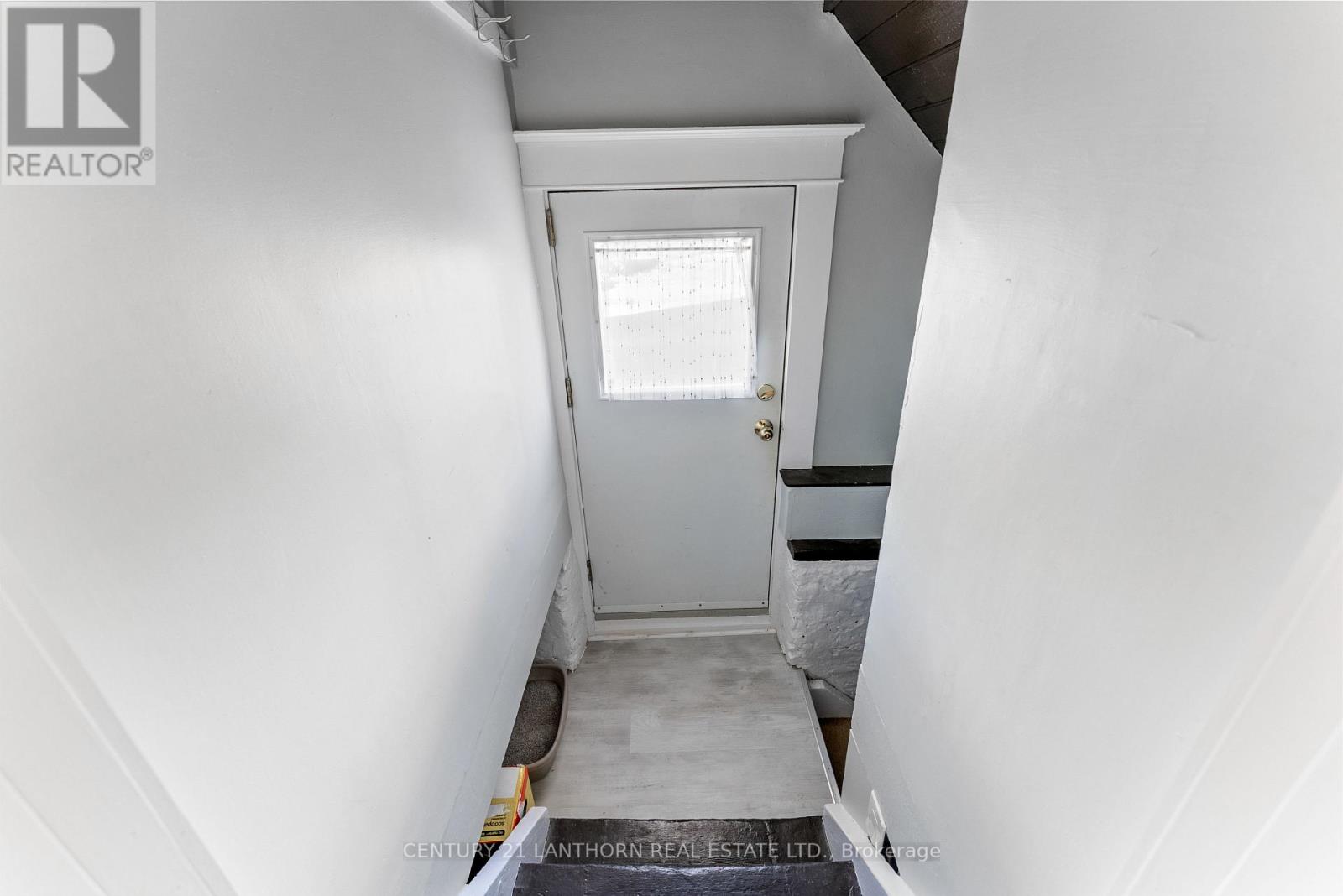 54 Prince Of Wales Drive, Belleville, Ontario  K8P 2T7 - Photo 28 - X12441429