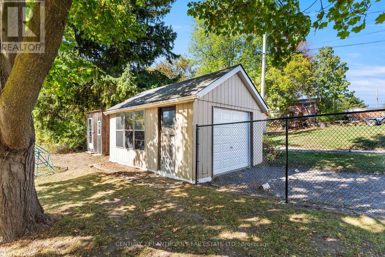 54 Prince Of Wales Drive, Belleville, Ontario  K8P 2T7 - Photo 29 - X12441429