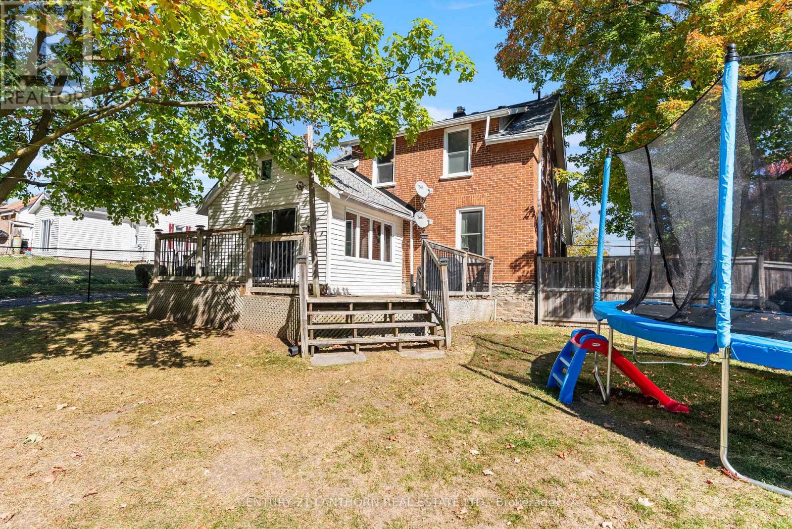 54 Prince Of Wales Drive, Belleville, Ontario  K8P 2T7 - Photo 31 - X12441429