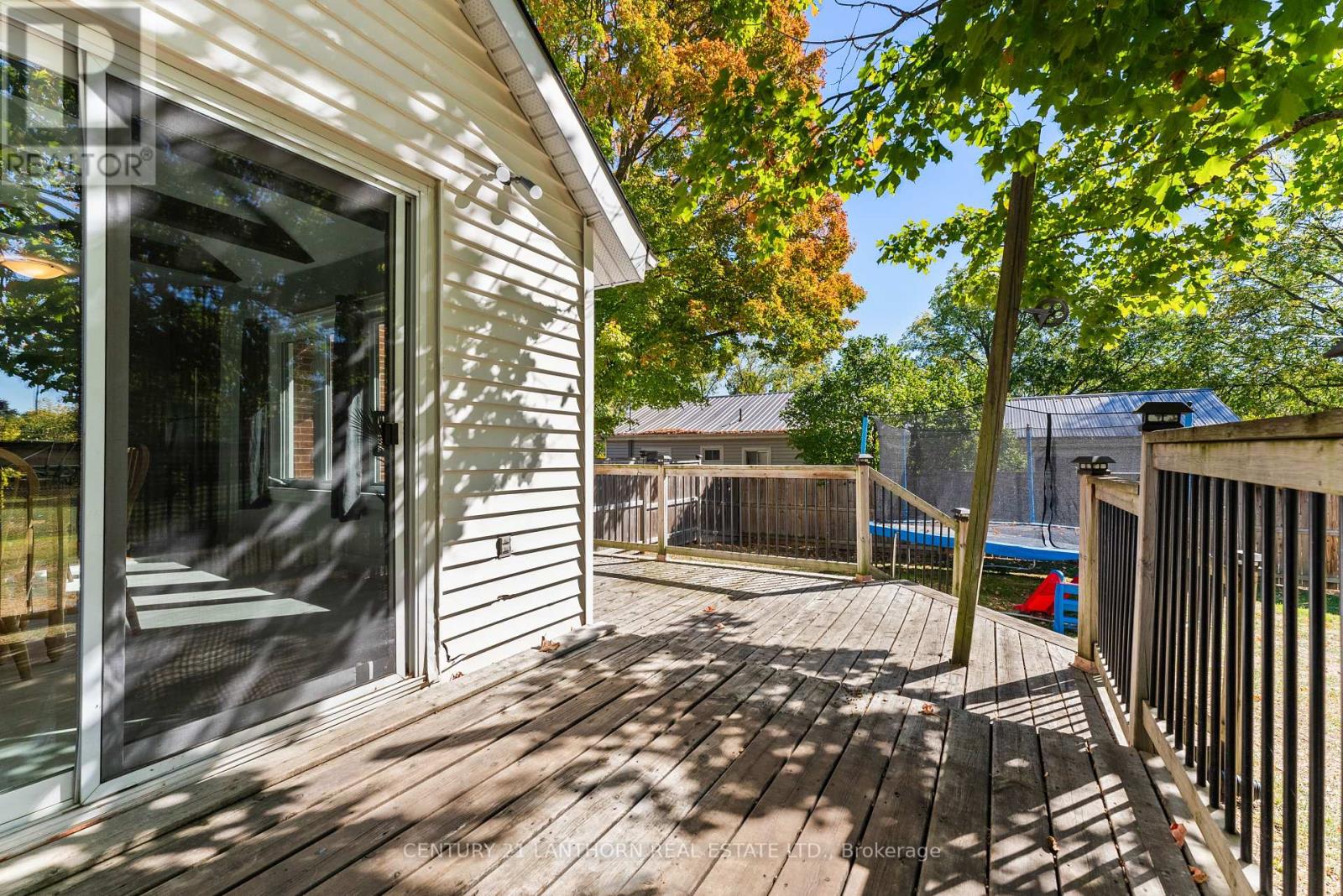 54 Prince Of Wales Drive, Belleville, Ontario  K8P 2T7 - Photo 33 - X12441429