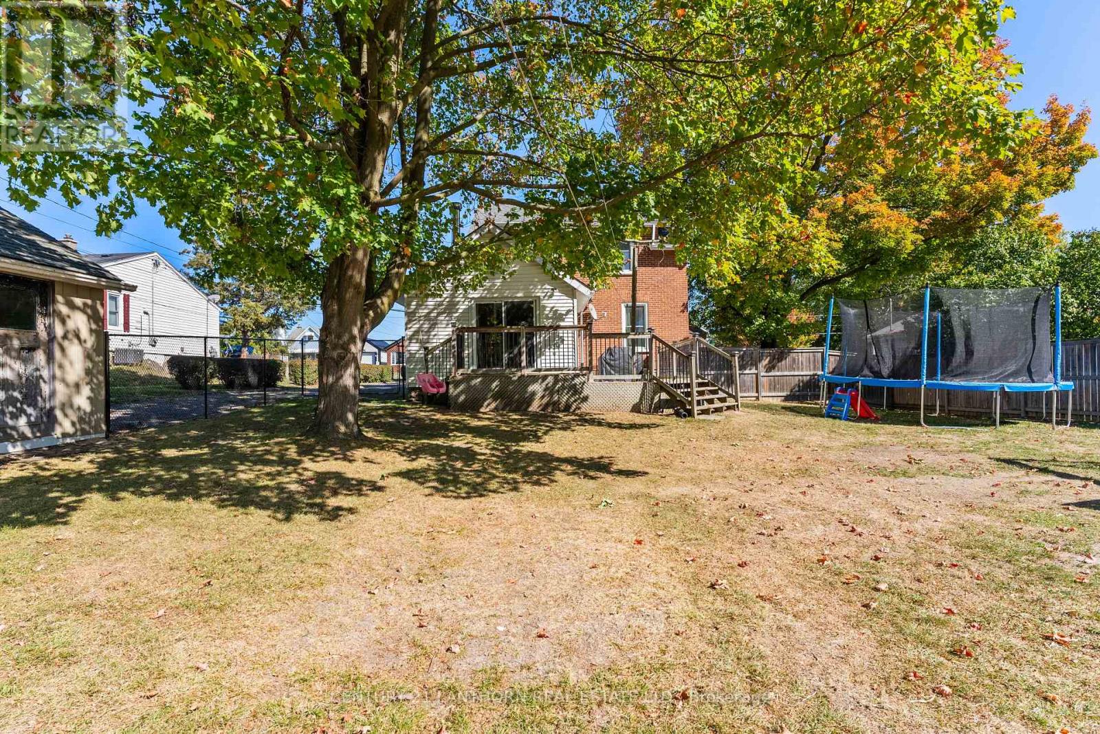 54 Prince Of Wales Drive, Belleville, Ontario  K8P 2T7 - Photo 34 - X12441429