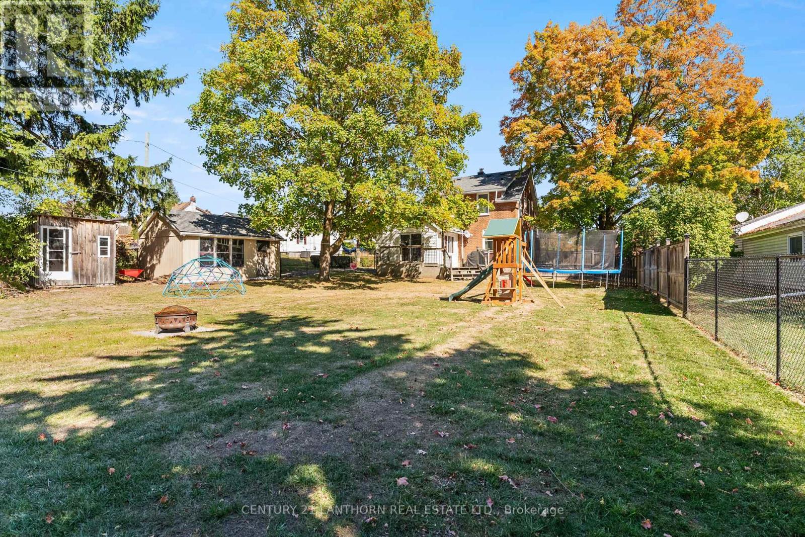54 Prince Of Wales Drive, Belleville, Ontario  K8P 2T7 - Photo 36 - X12441429