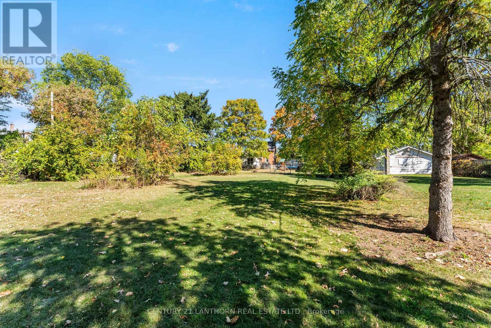 54 Prince Of Wales Drive, Belleville, Ontario  K8P 2T7 - Photo 39 - X12441429