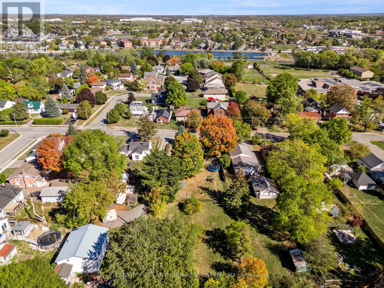 54 Prince Of Wales Drive, Belleville, Ontario  K8P 2T7 - Photo 41 - X12441429