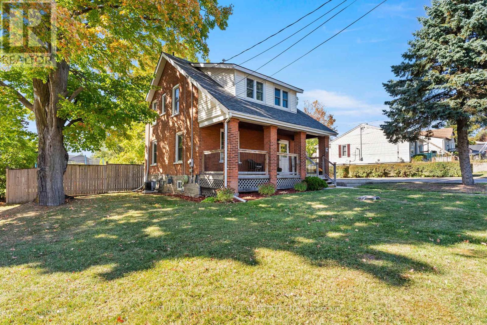 54 Prince Of Wales Drive, Belleville, Ontario  K8P 2T7 - Photo 5 - X12441429