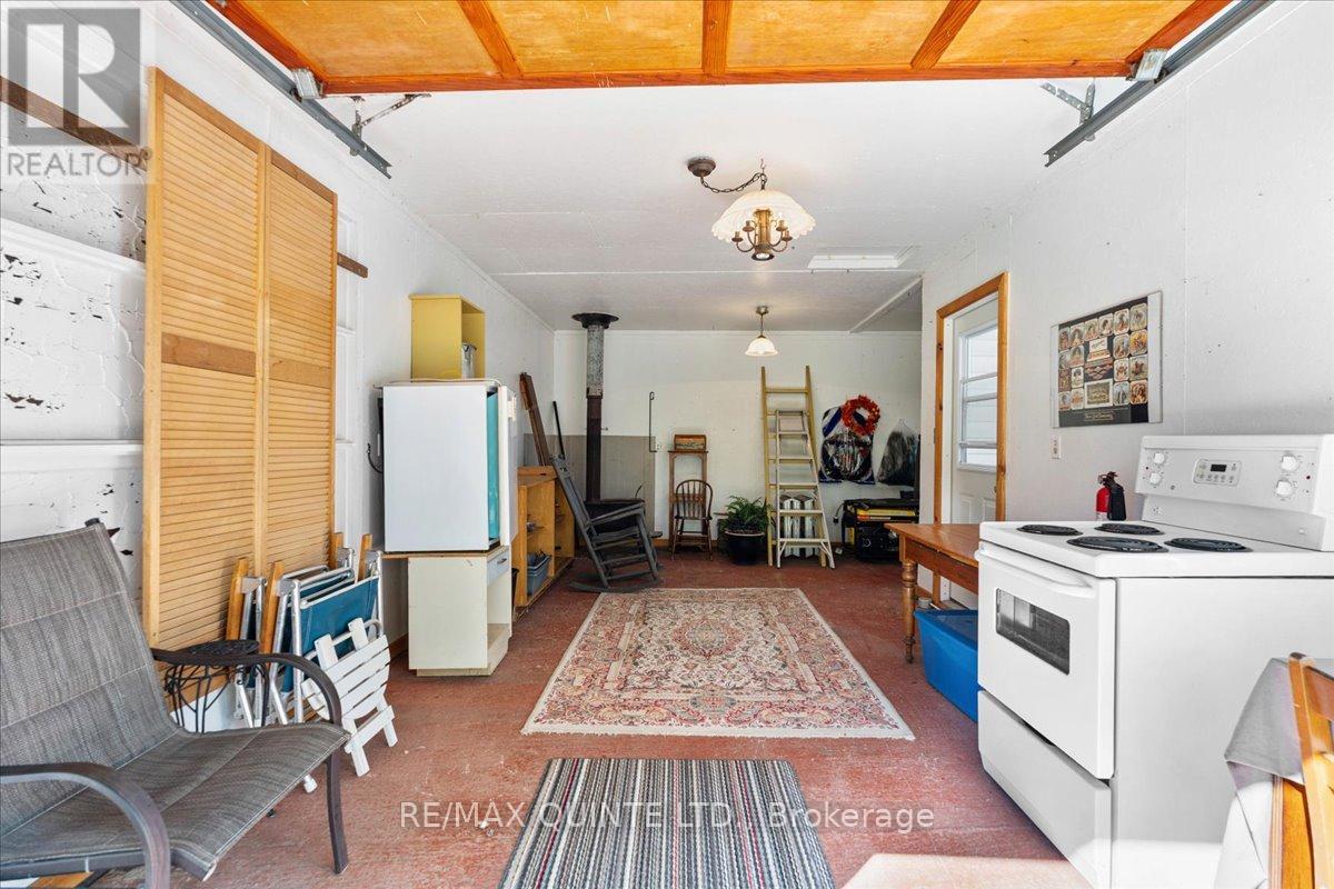 404 Bridge Street W, Belleville, Ontario  K8N 4Z2 - Photo 13 - X12441864